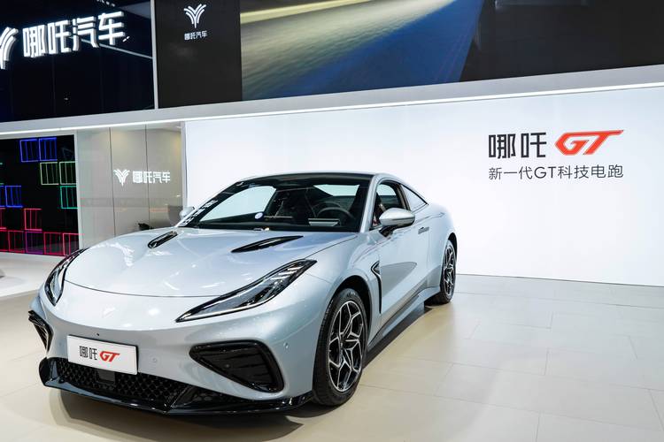 成都青白江区瑞扬达企业管理咨询哪吒汽车在智能汽车领域的表现，领途汽车在新能源汽车市场中的影响力